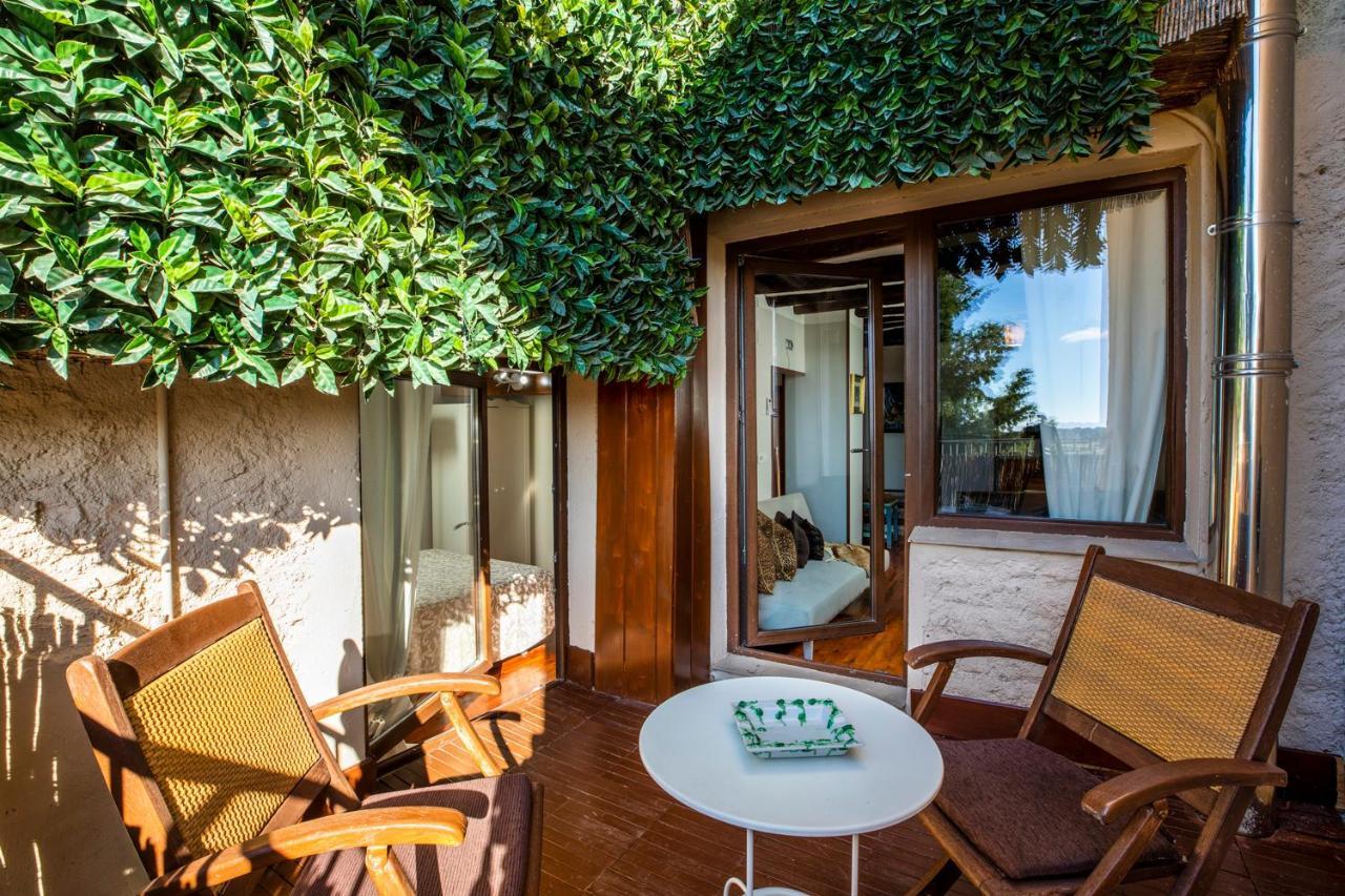 Apartamentos Vino Tinto Y Restaurante Tomate Rosa Adahuesca Екстериор снимка