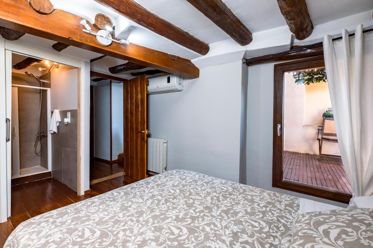 Apartamentos Vino Tinto Y Restaurante Tomate Rosa Adahuesca Екстериор снимка