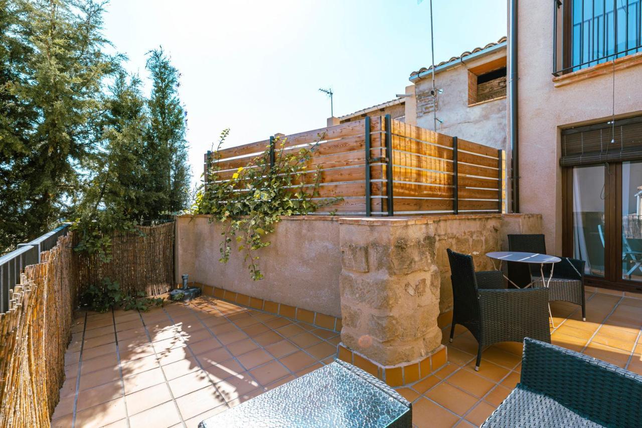 Apartamentos Vino Tinto Y Restaurante Tomate Rosa Adahuesca Екстериор снимка