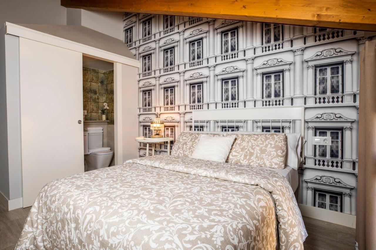 Apartamentos Vino Tinto Y Restaurante Tomate Rosa Adahuesca Екстериор снимка