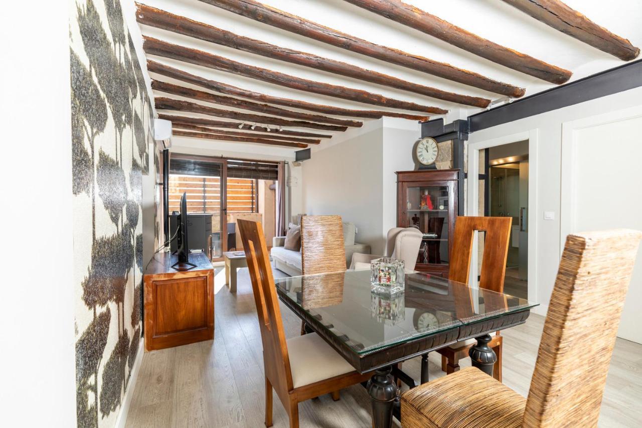 Apartamentos Vino Tinto Y Restaurante Tomate Rosa Adahuesca Екстериор снимка