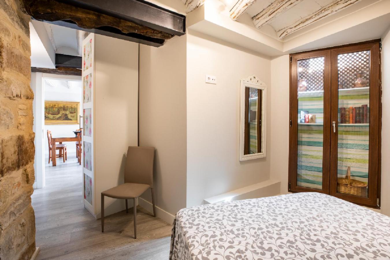 Apartamentos Vino Tinto Y Restaurante Tomate Rosa Adahuesca Екстериор снимка