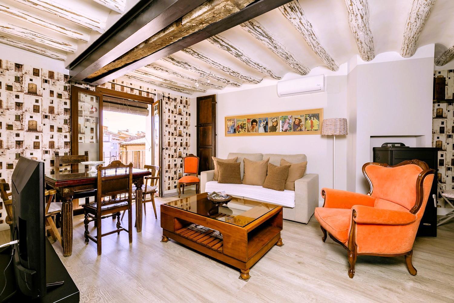 Apartamentos Vino Tinto Y Restaurante Tomate Rosa Adahuesca Екстериор снимка