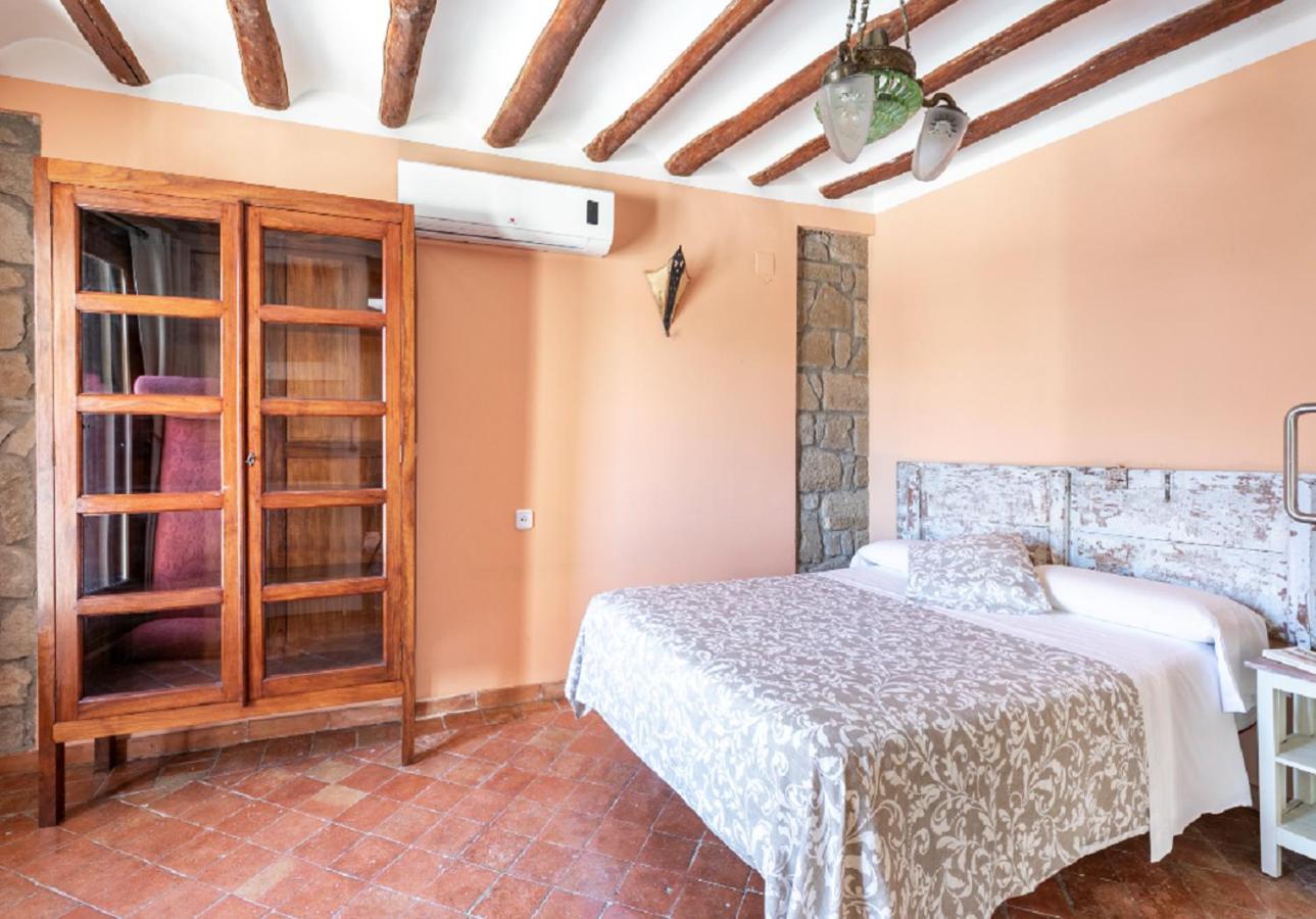 Apartamentos Vino Tinto Y Restaurante Tomate Rosa Adahuesca Екстериор снимка