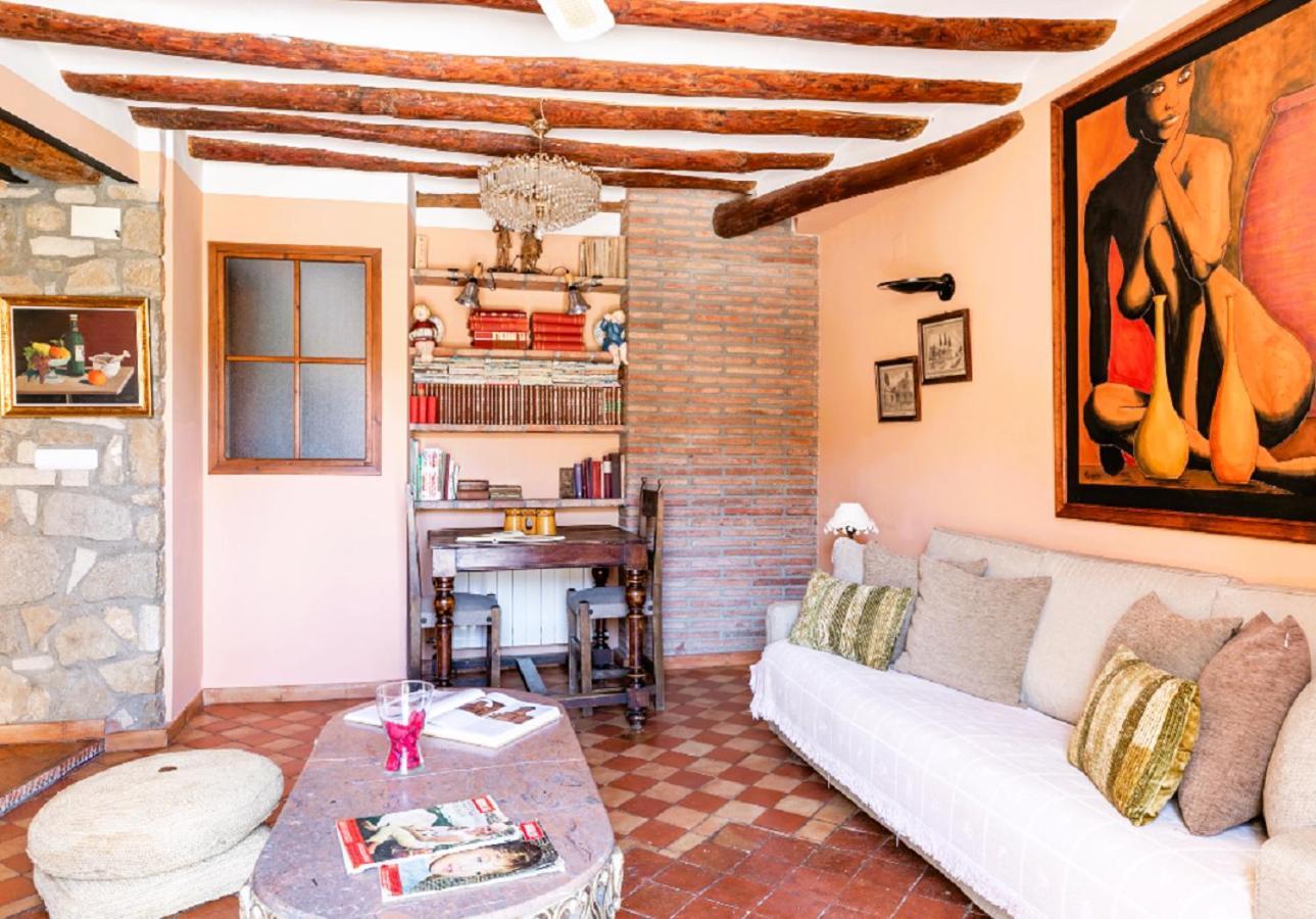 Apartamentos Vino Tinto Y Restaurante Tomate Rosa Adahuesca Екстериор снимка