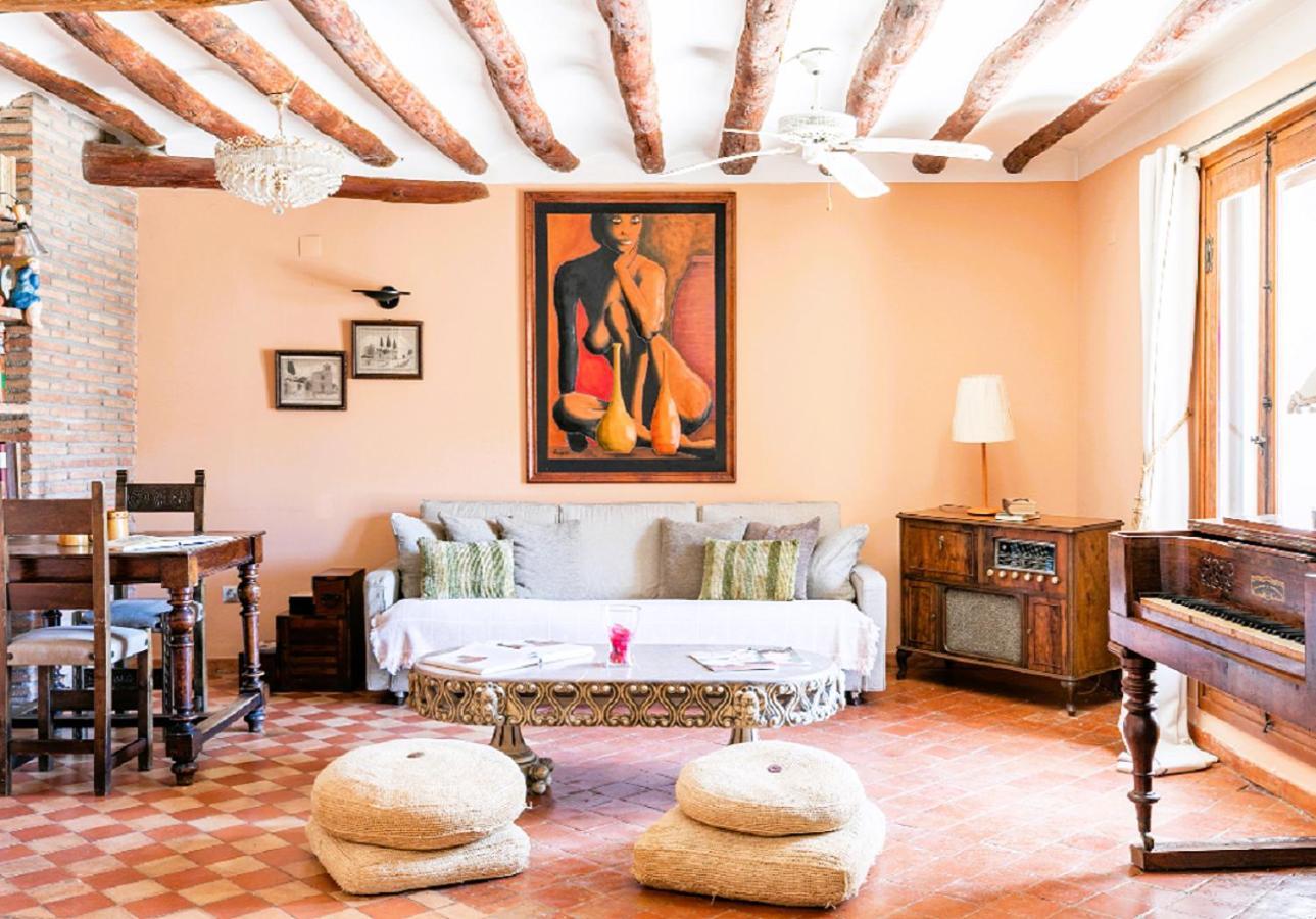 Apartamentos Vino Tinto Y Restaurante Tomate Rosa Adahuesca Екстериор снимка